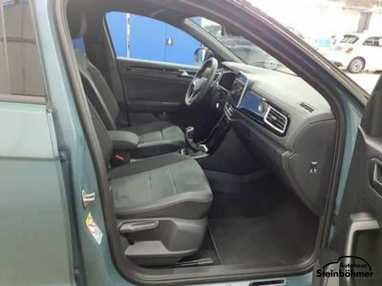 Volkswagen T-Roc 6