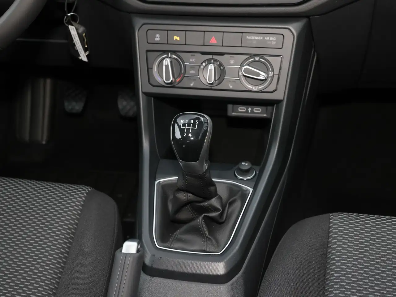 Volkswagen T-Cross 10