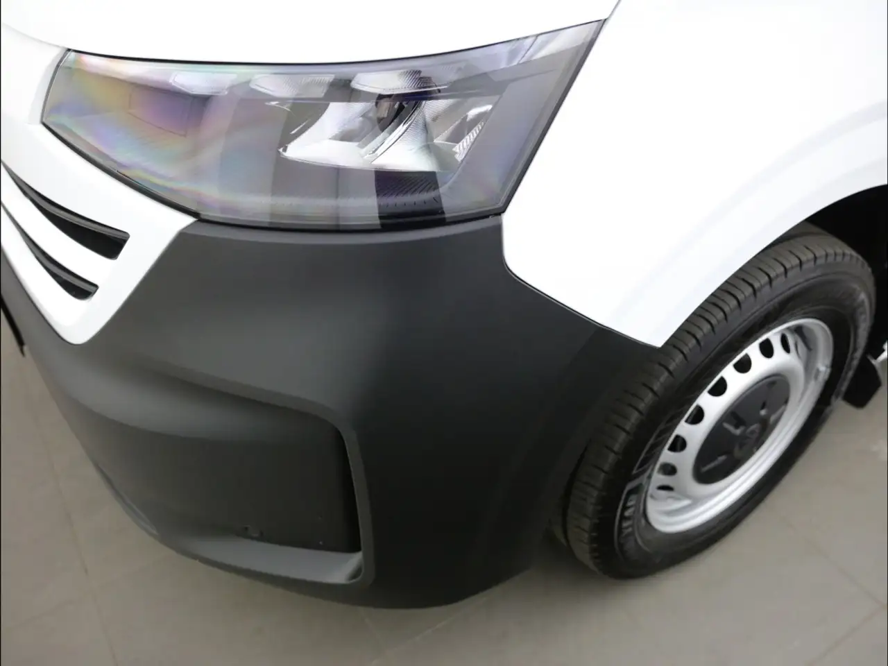 Volkswagen T7 Transporter 4