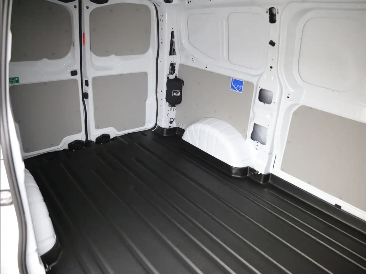 Volkswagen T7 Transporter 8