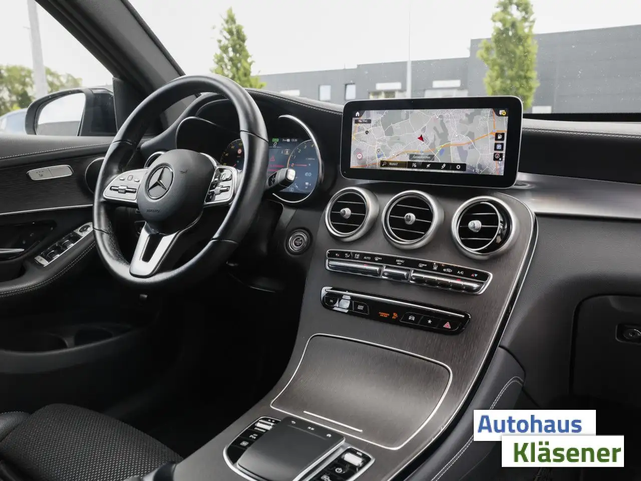 Mercedes-Benz GLC 300 13