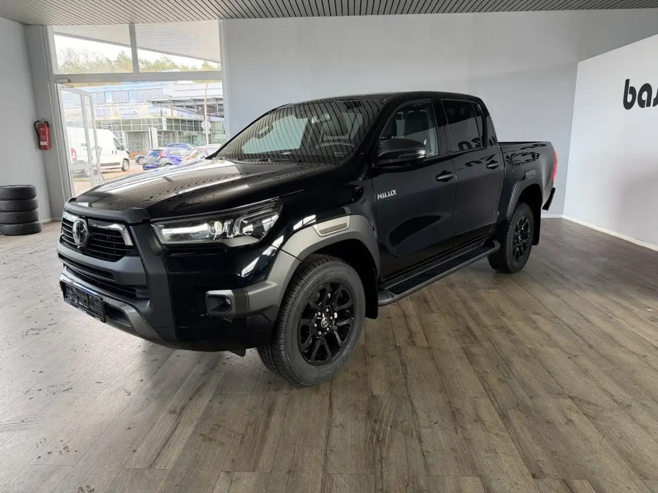 Toyota Hilux 2