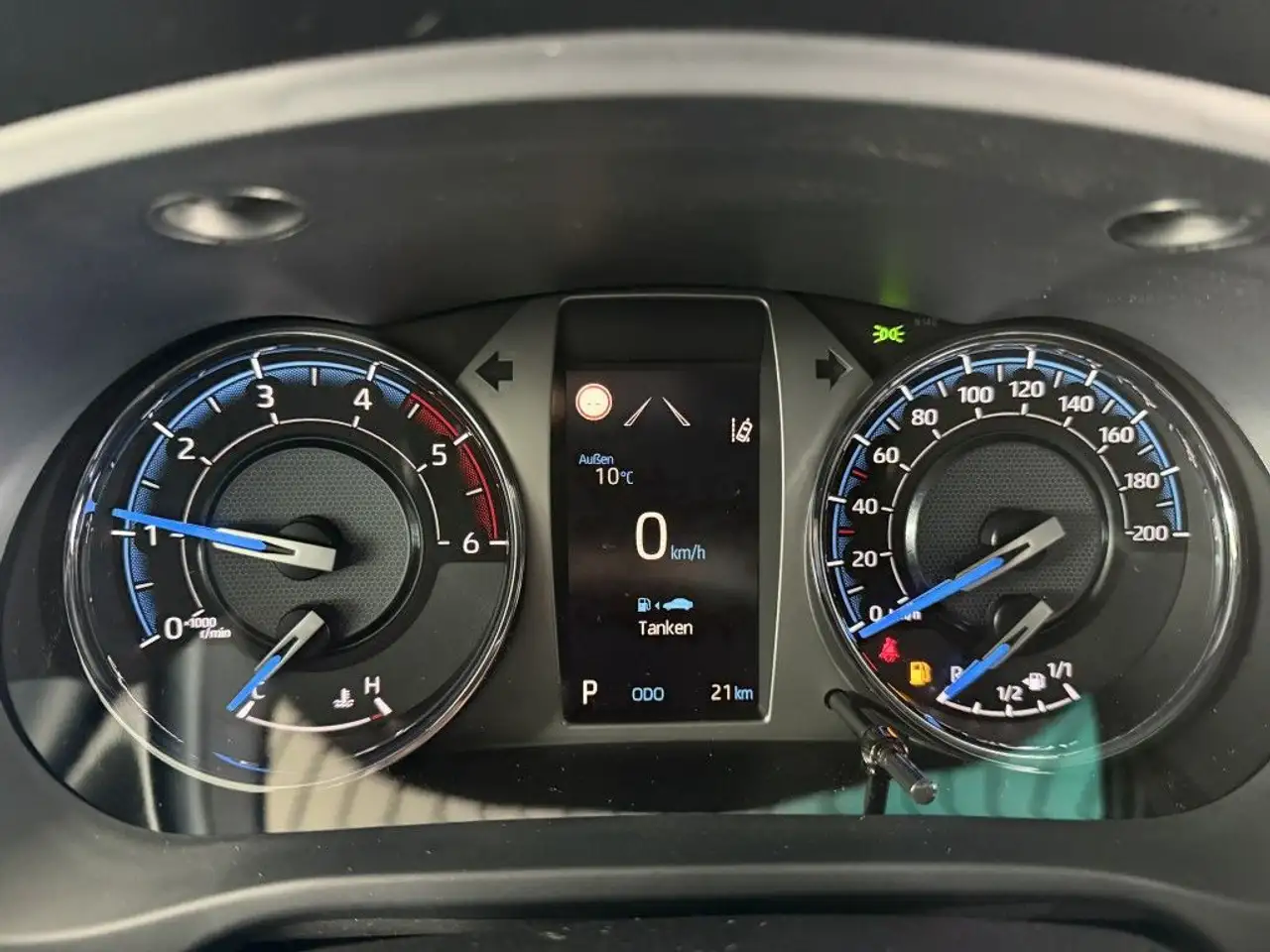 Toyota Hilux 14
