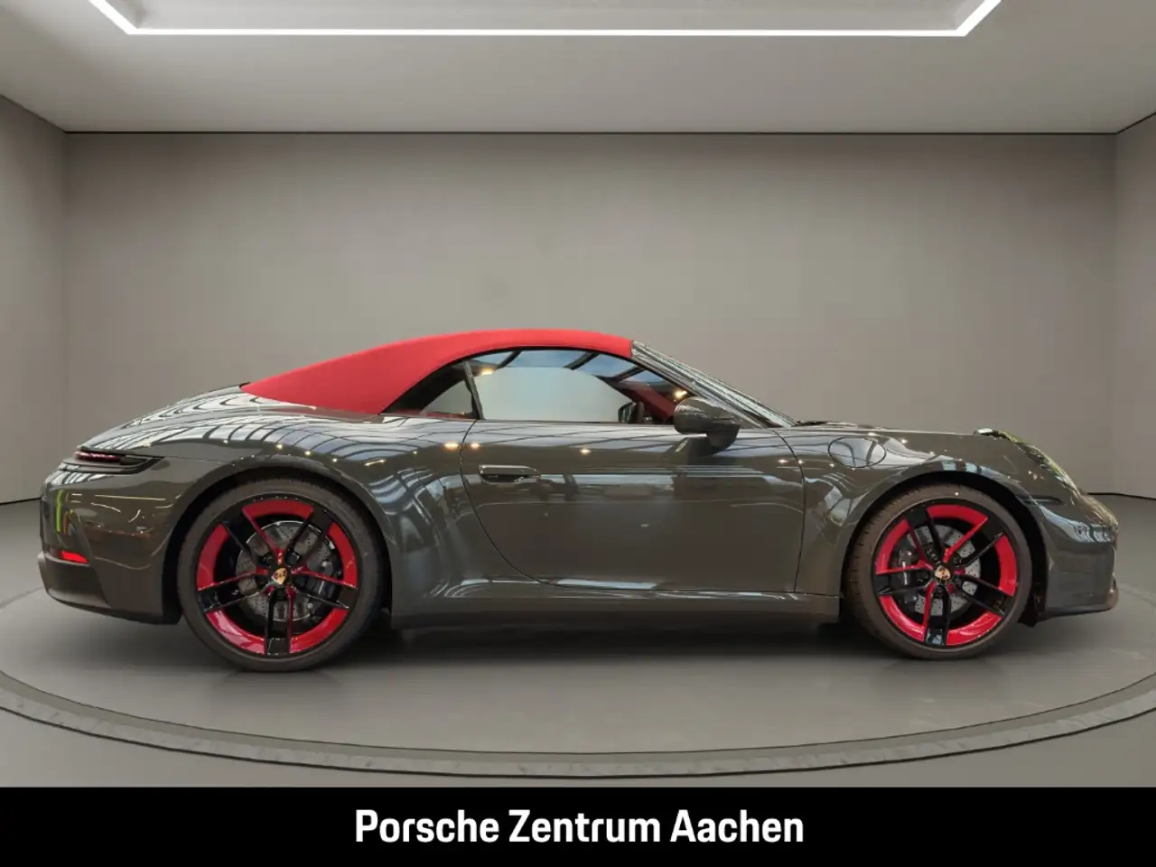 Porsche 992 911 7