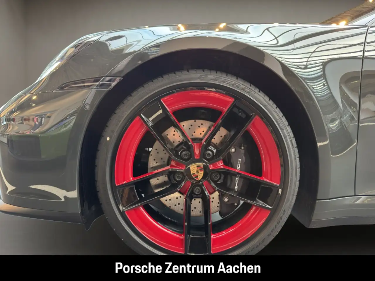 Porsche 992 911 10