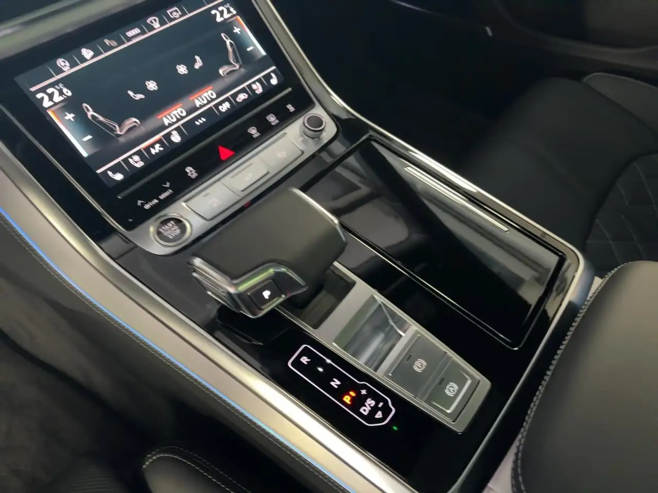 Audi Q8 14
