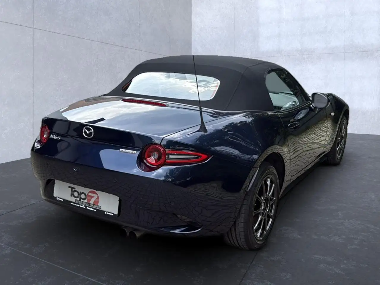 Mazda MX-5 4