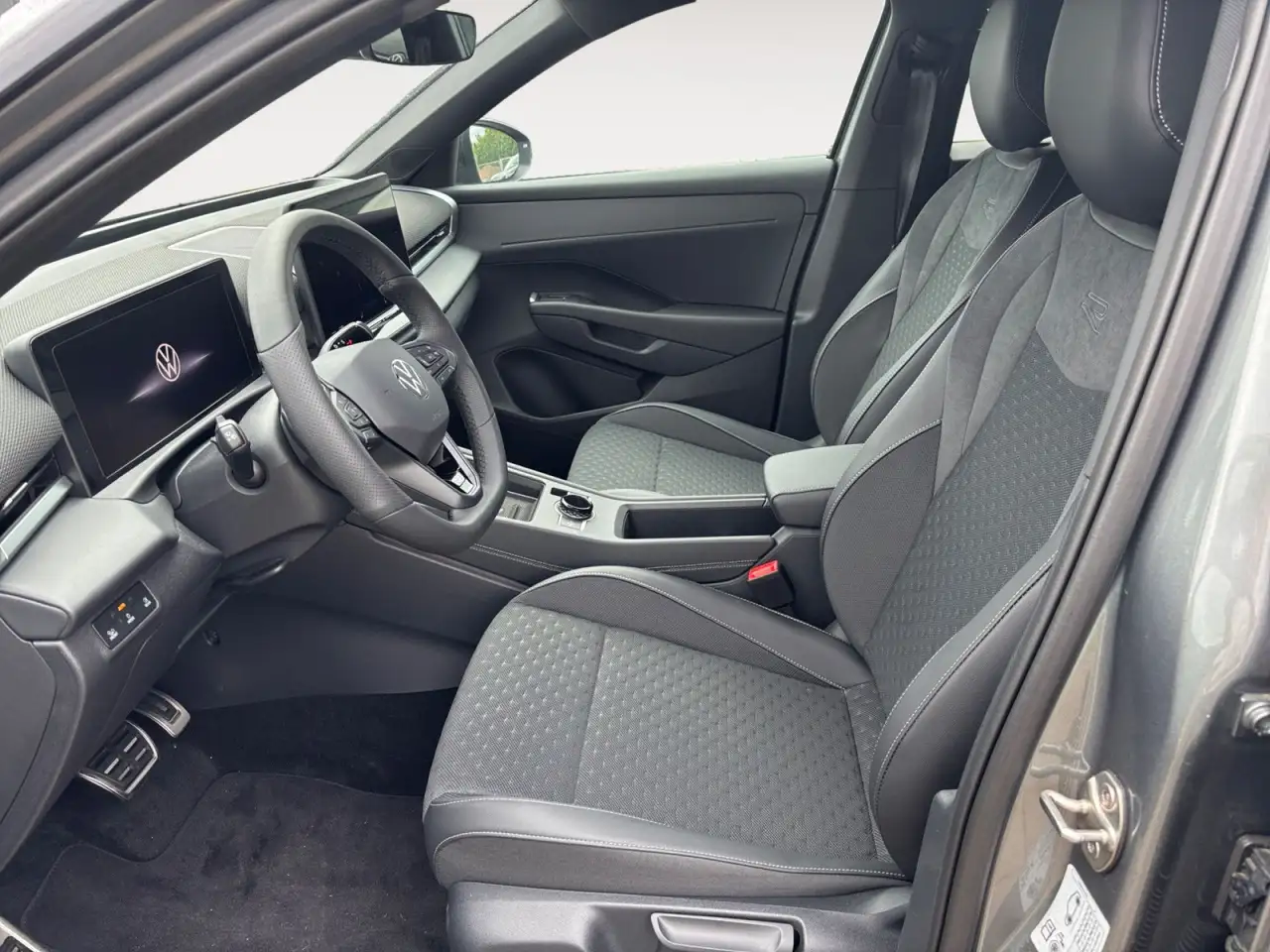 Volkswagen T-Roc 10