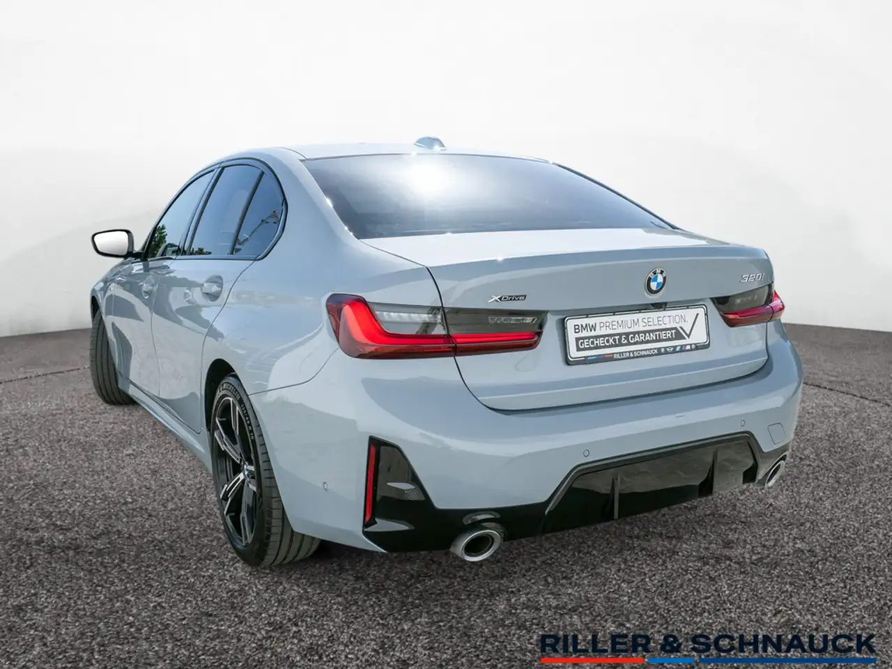 BMW 320 i 4