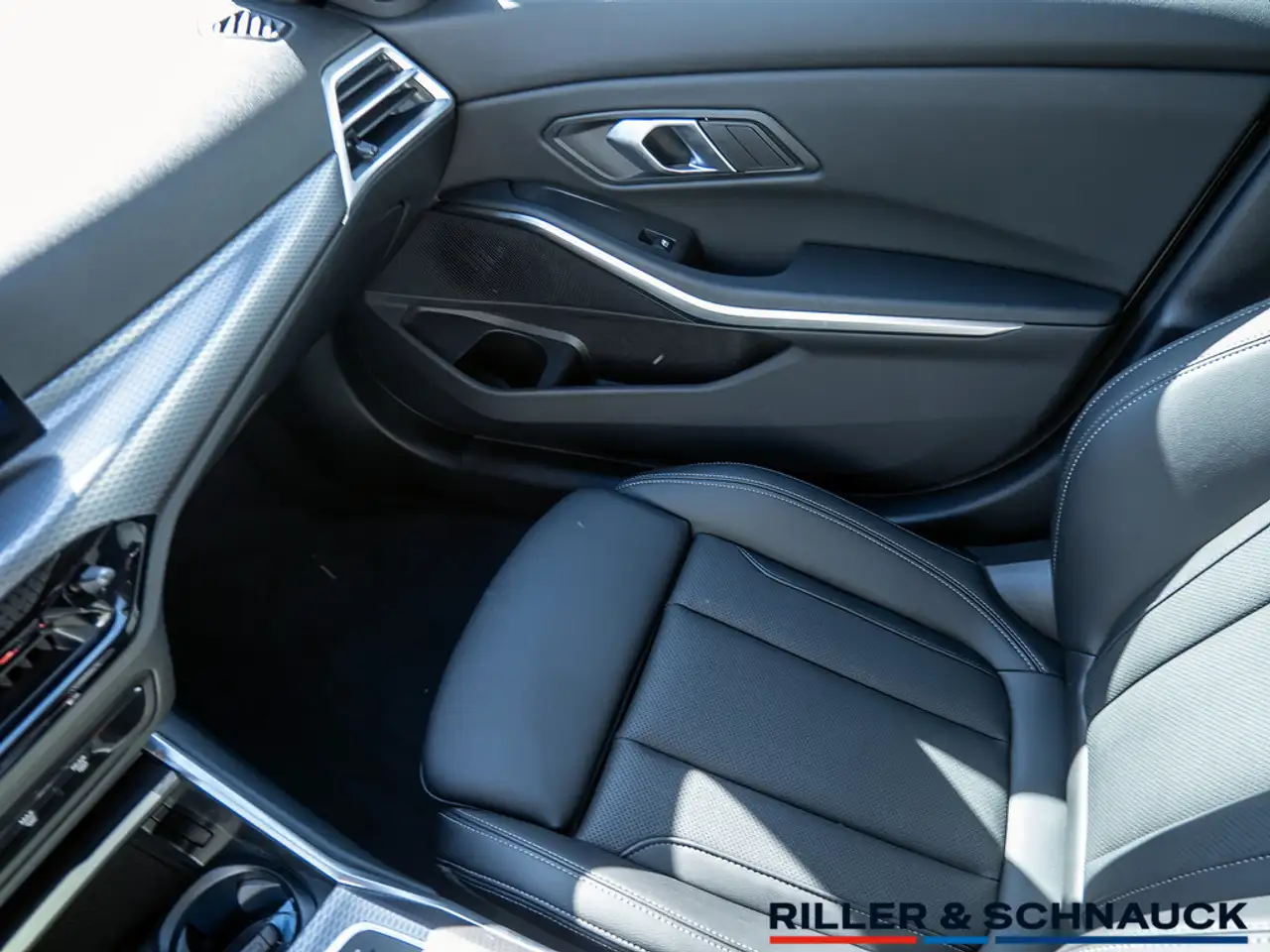 BMW 320 i 16