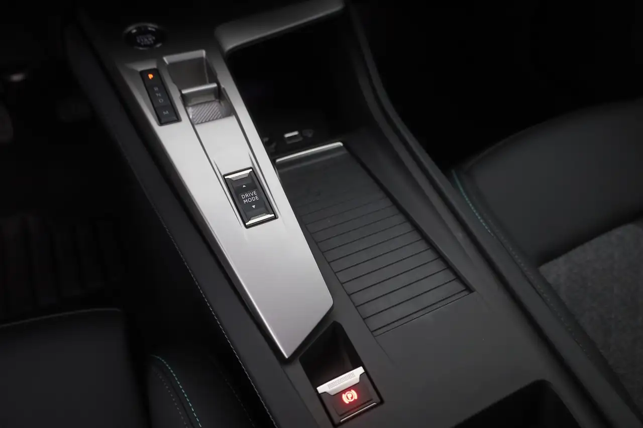 Peugeot 408 130 12