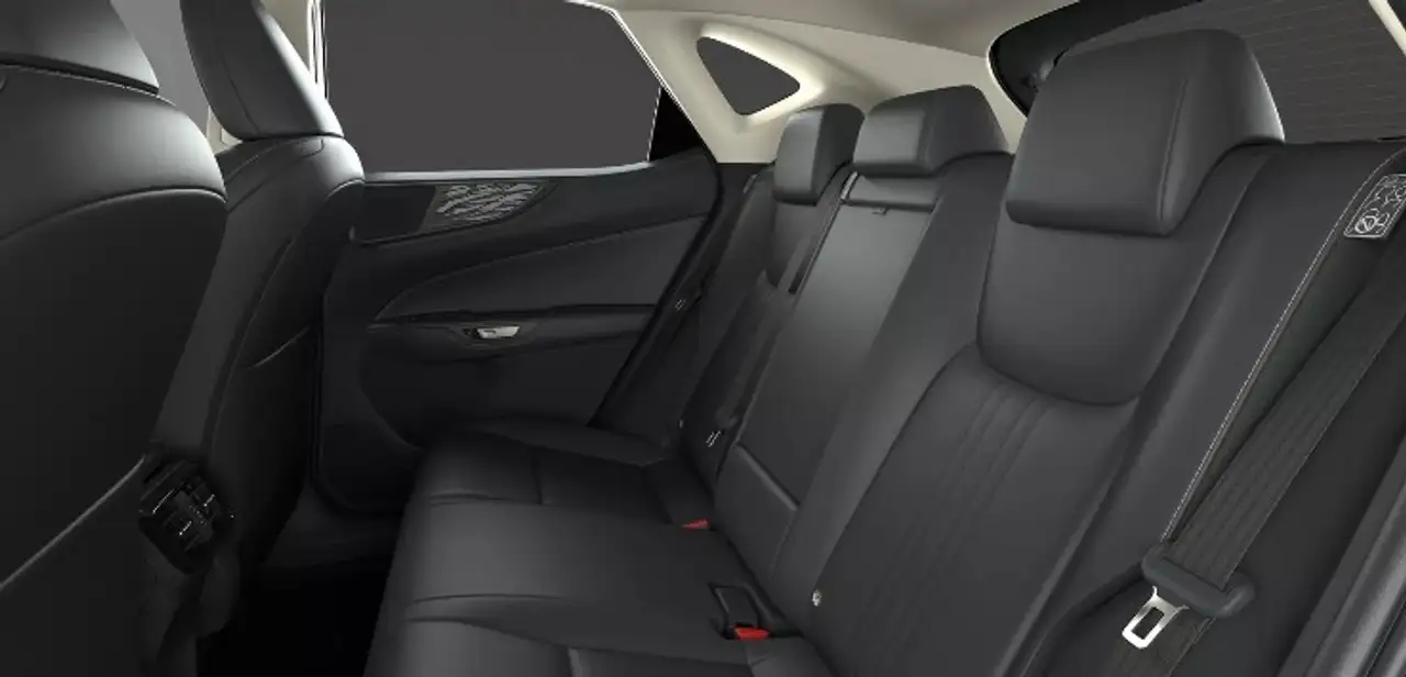 Lexus NX 7