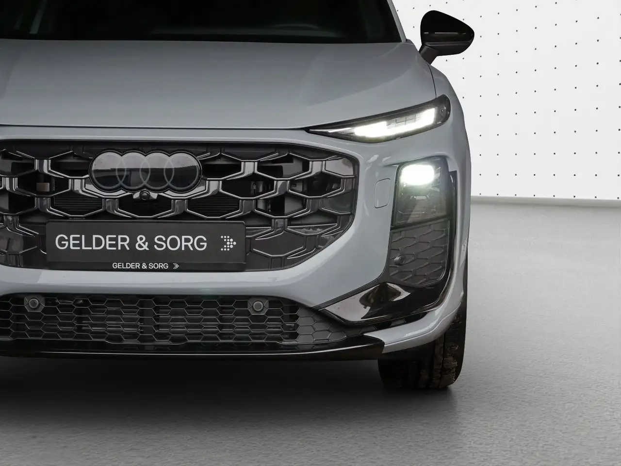 Audi Q3 12