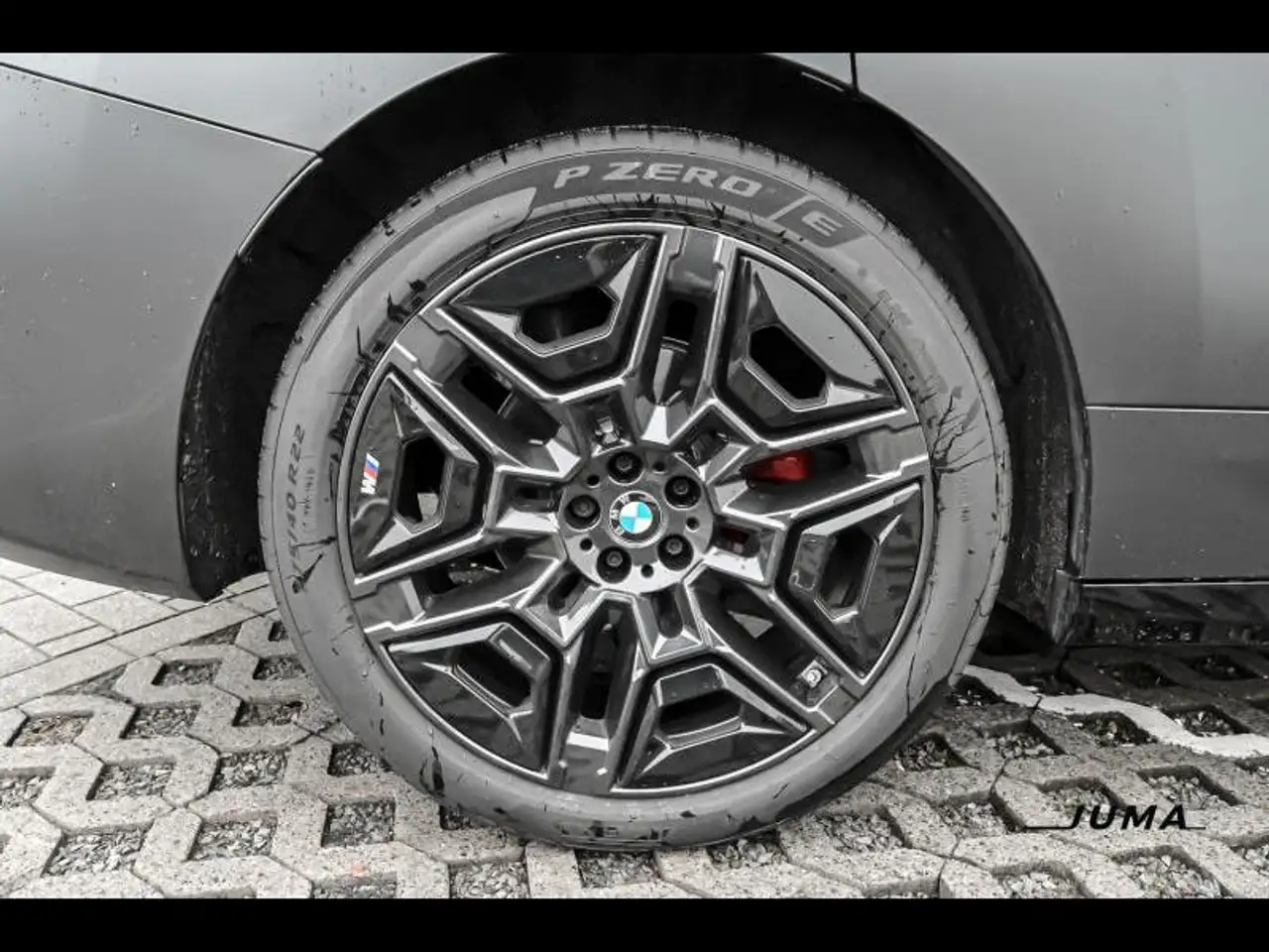 BMW iX 8