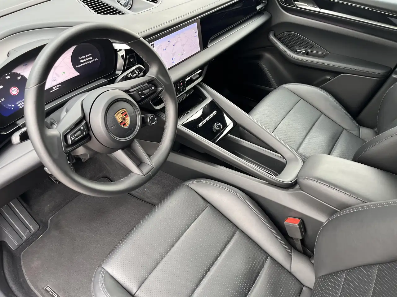 Porsche Macan 4 9