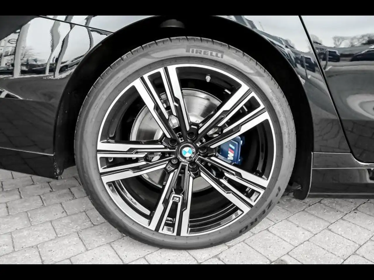 BMW 750 4