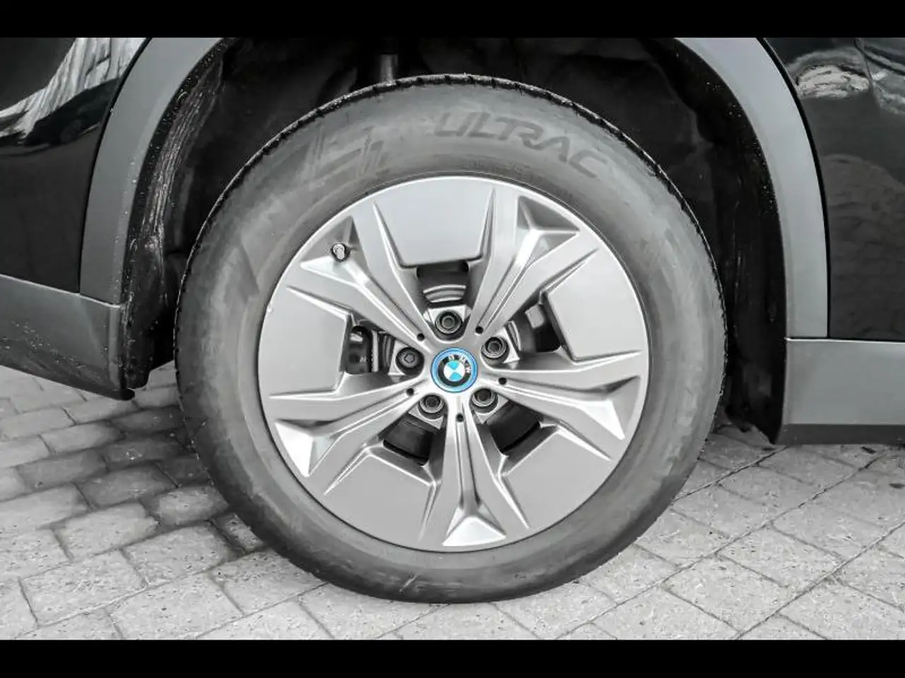 BMW iX1 4