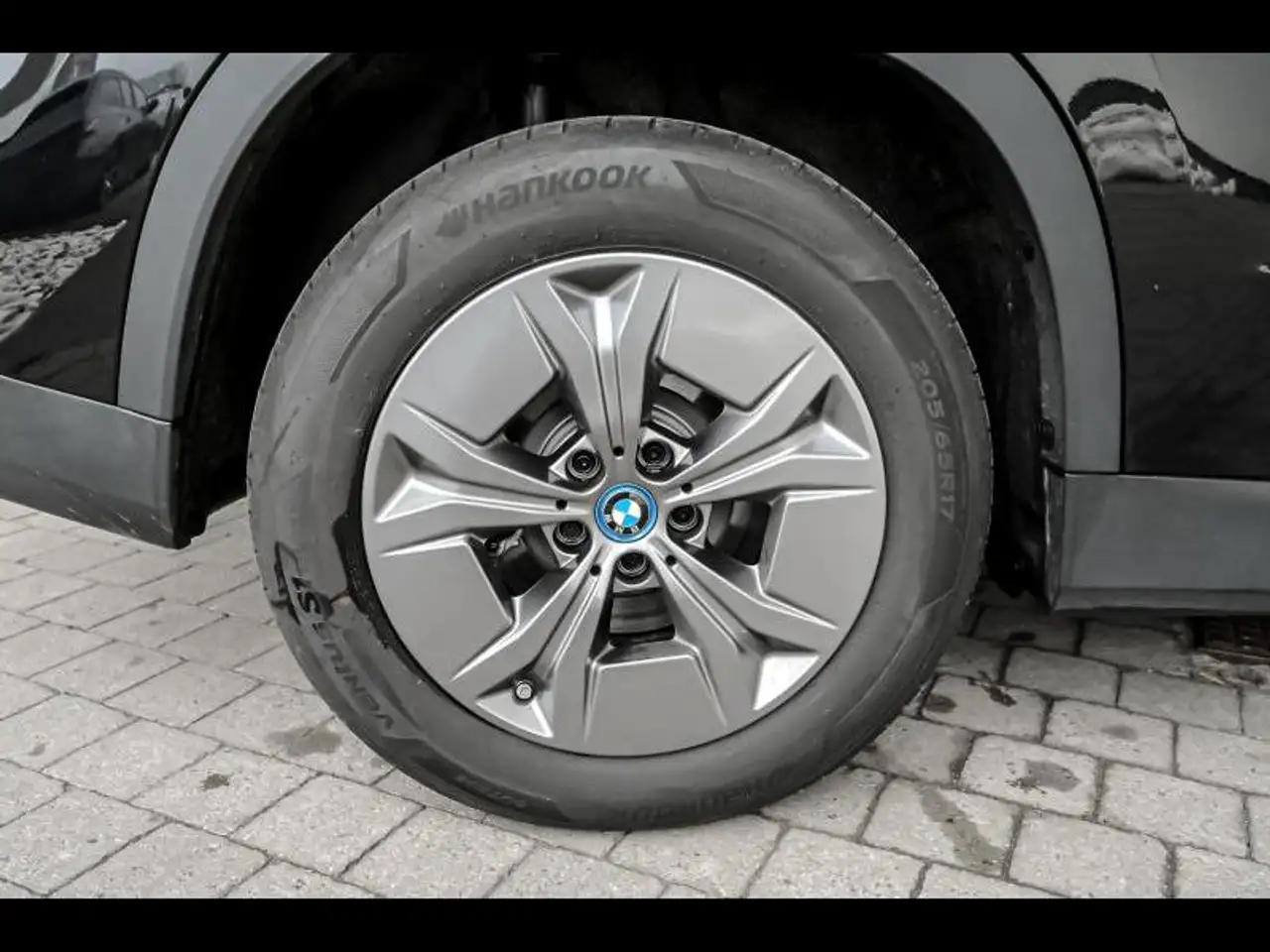 BMW iX1 8