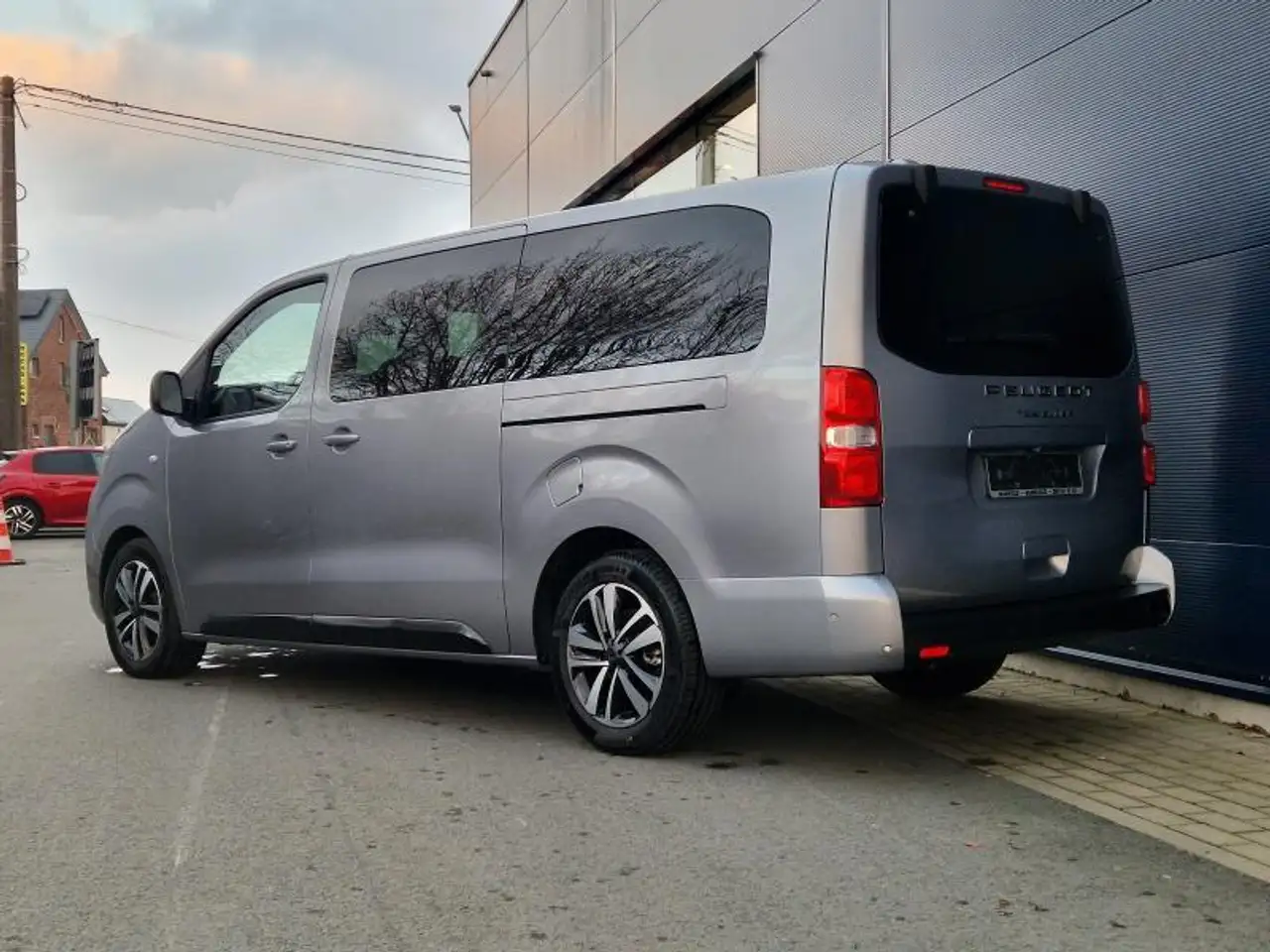 Peugeot Traveller 9 3