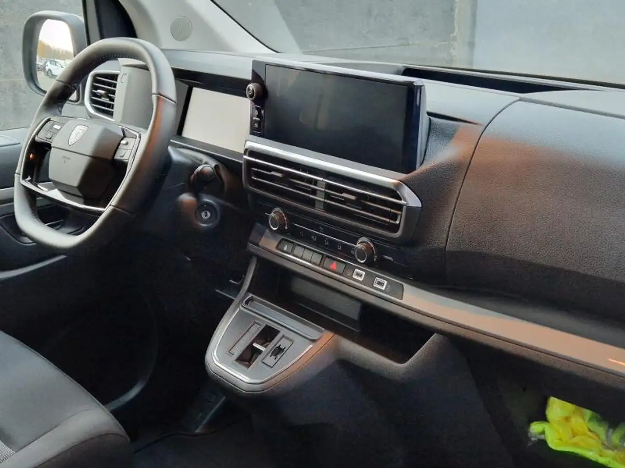 Peugeot Traveller 9 7