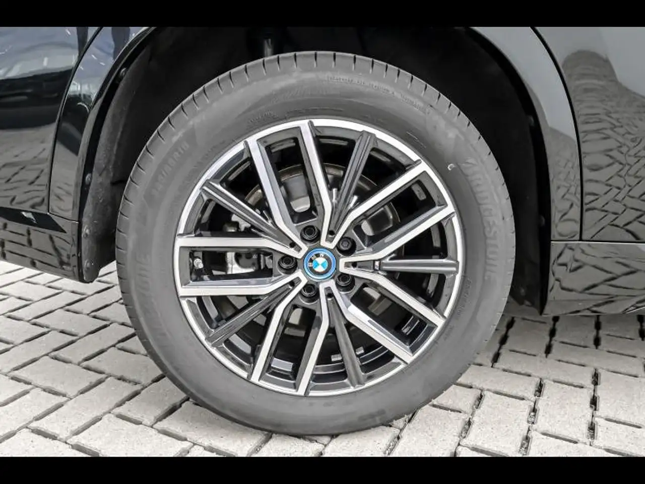 BMW iX1 8