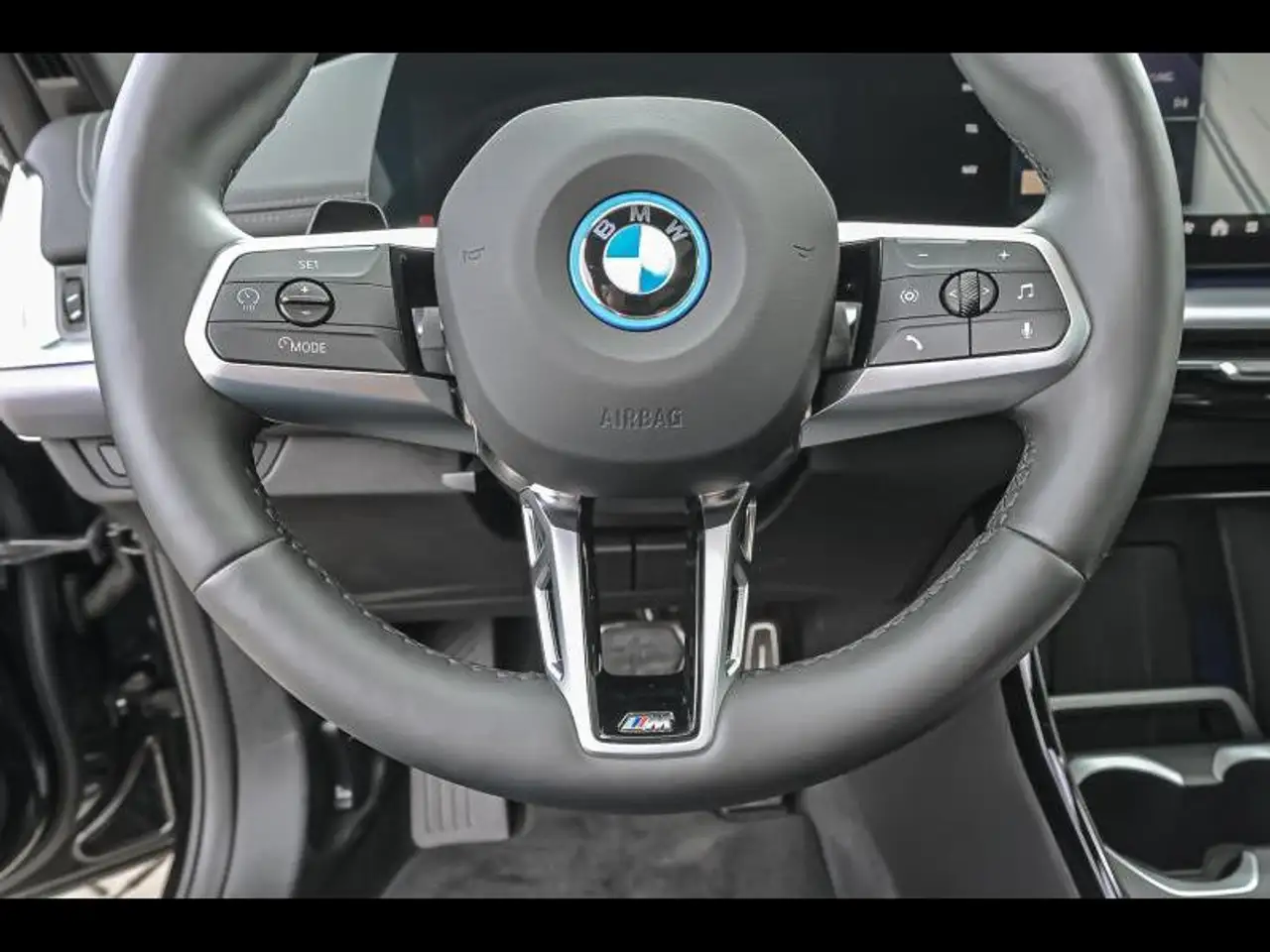 BMW iX1 9