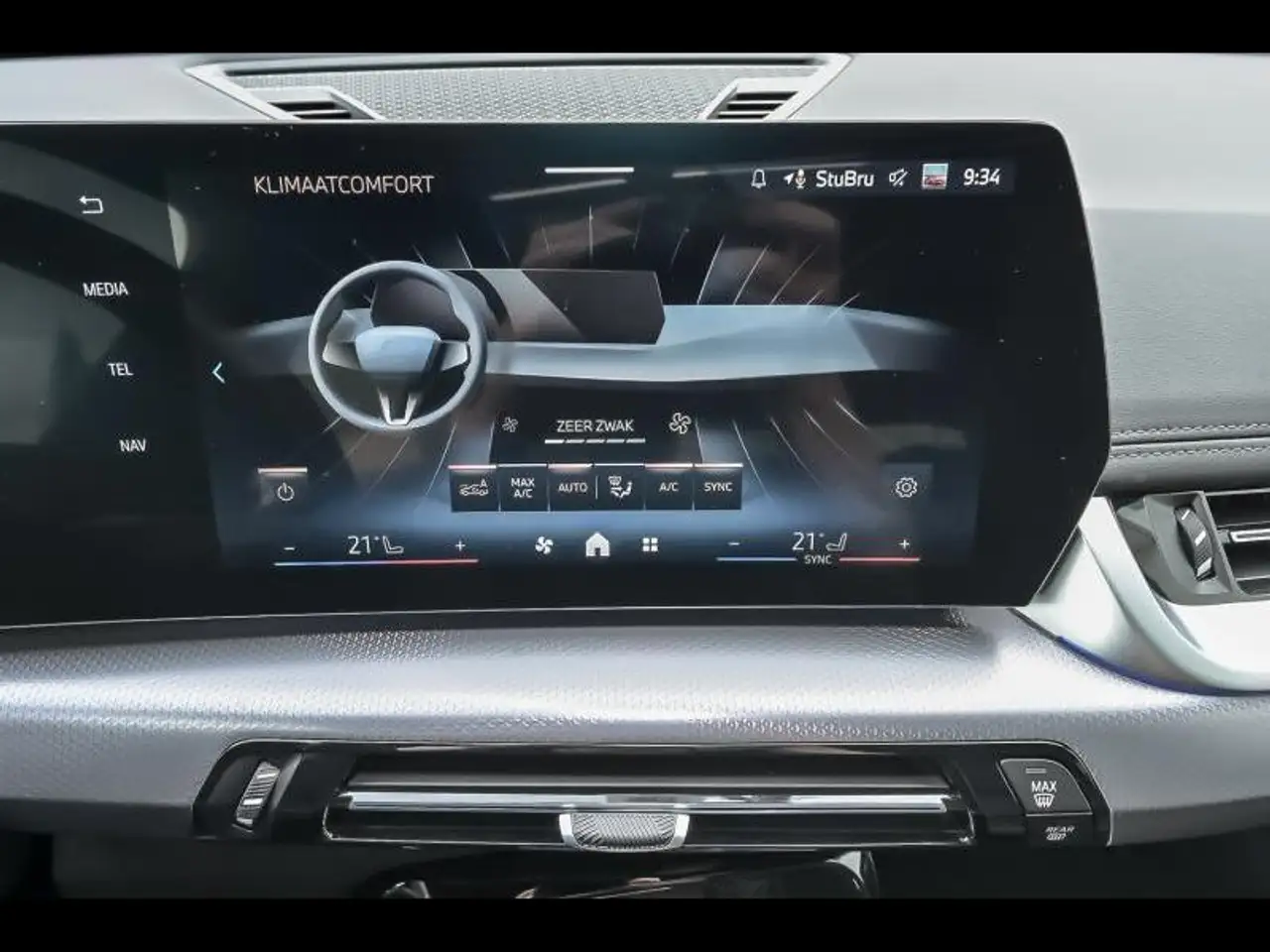 BMW iX1 12