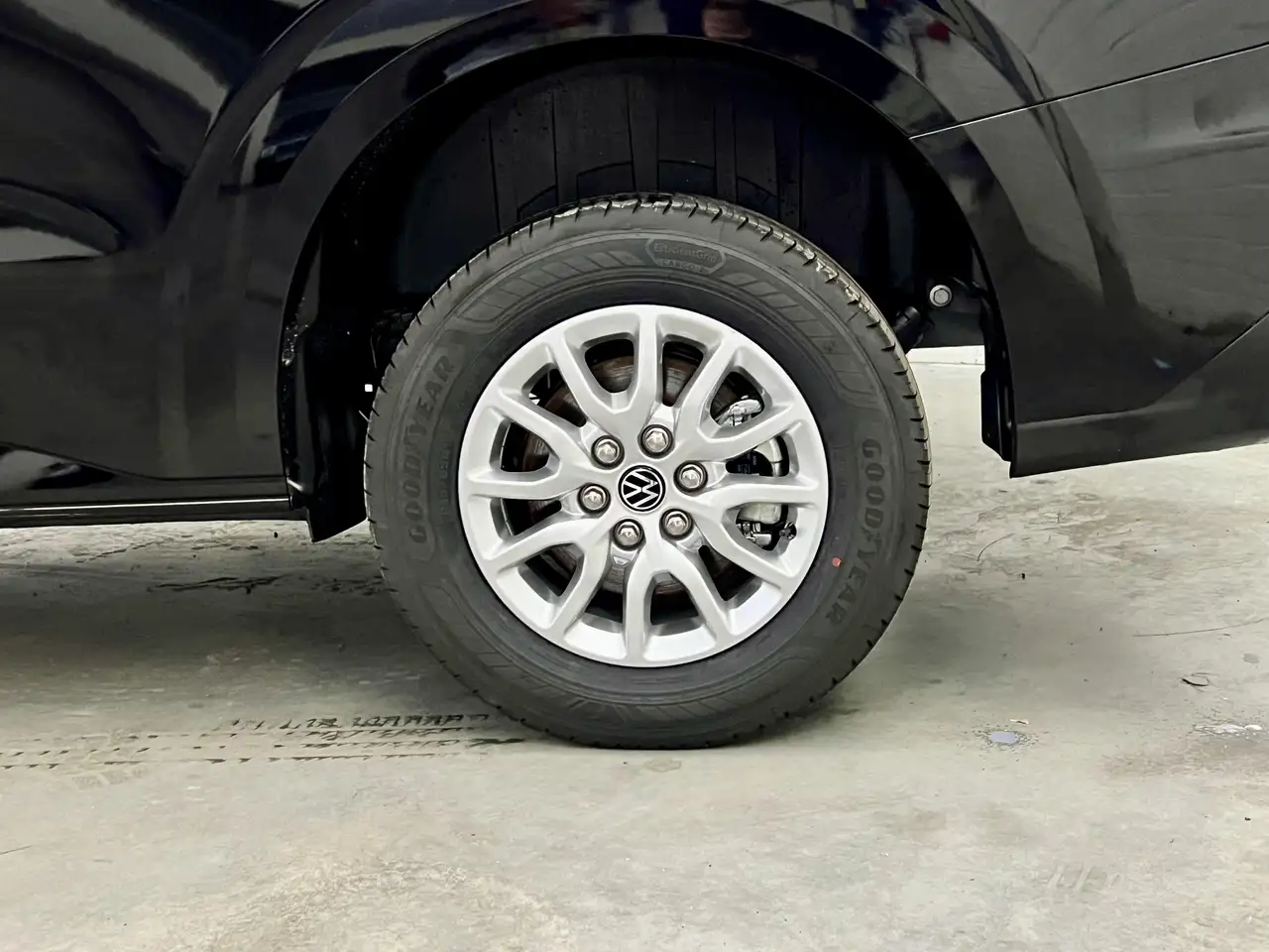 Volkswagen T7 Kombi 3