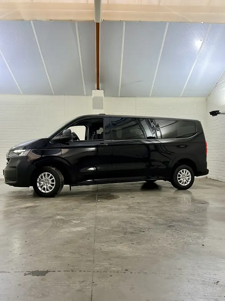 Volkswagen T7 Kombi 4