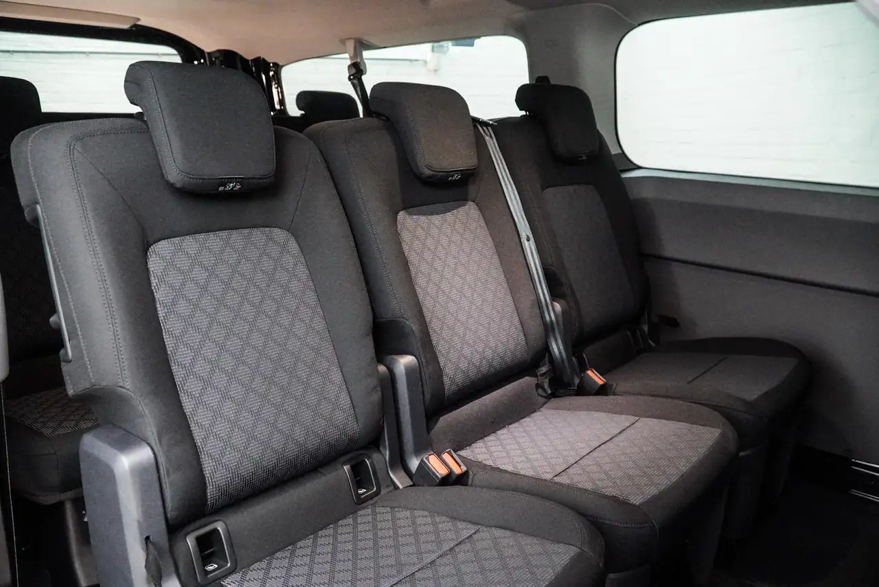 Volkswagen T7 Kombi 9