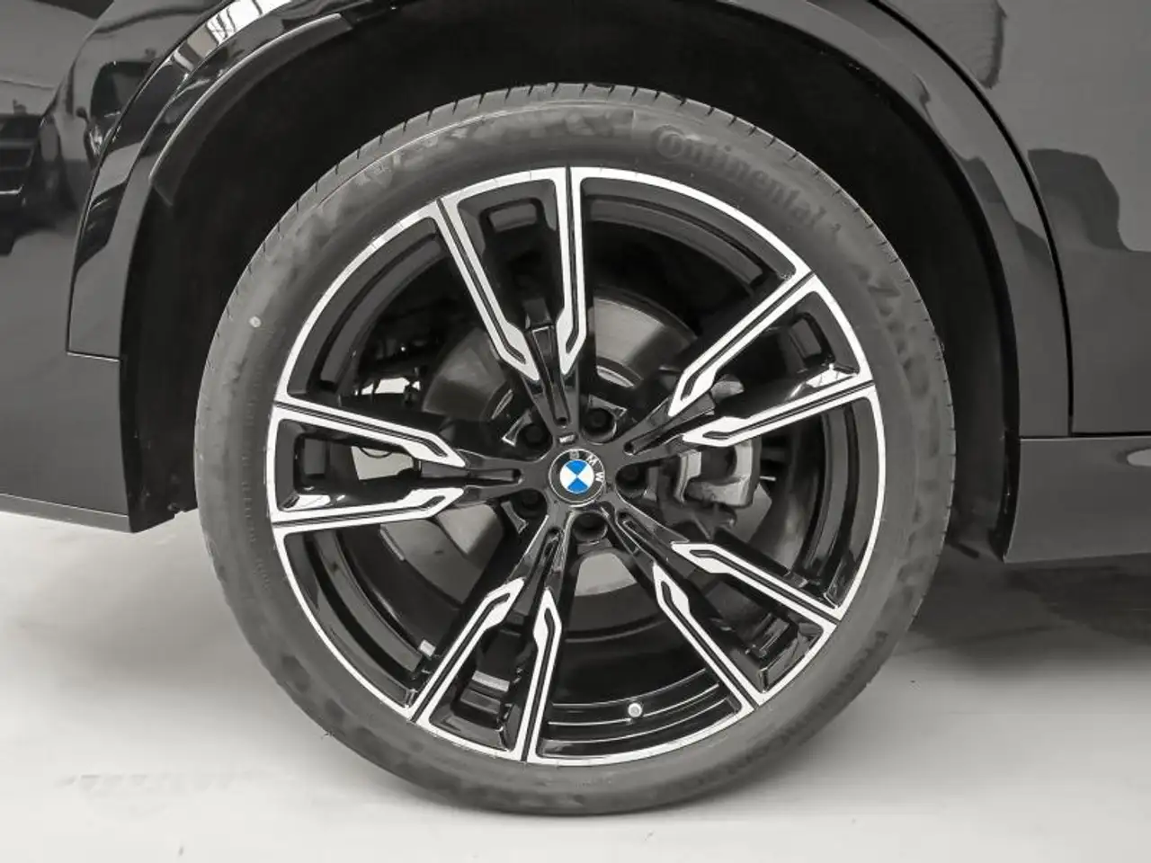BMW X5 8