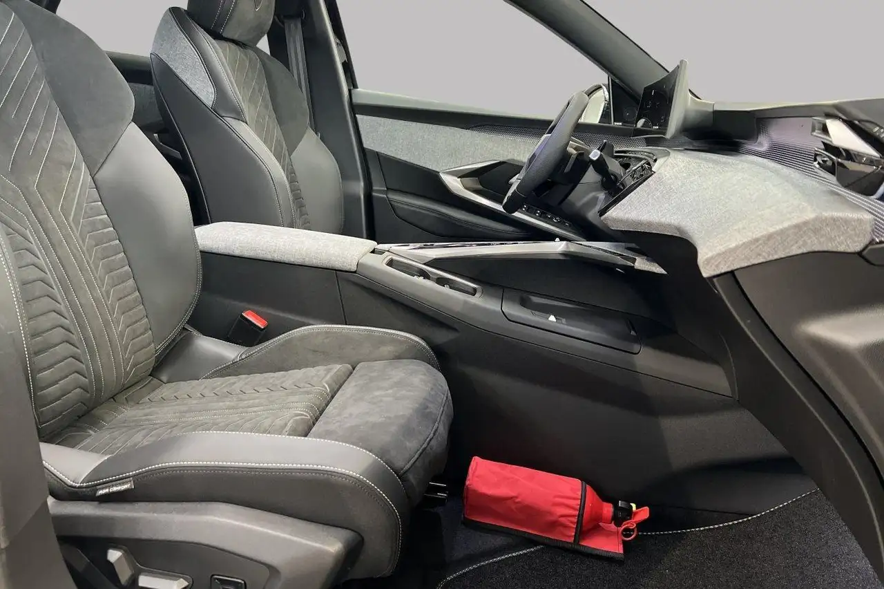 Peugeot 3008 8