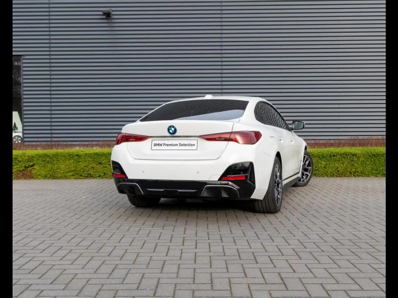 BMW i4 5