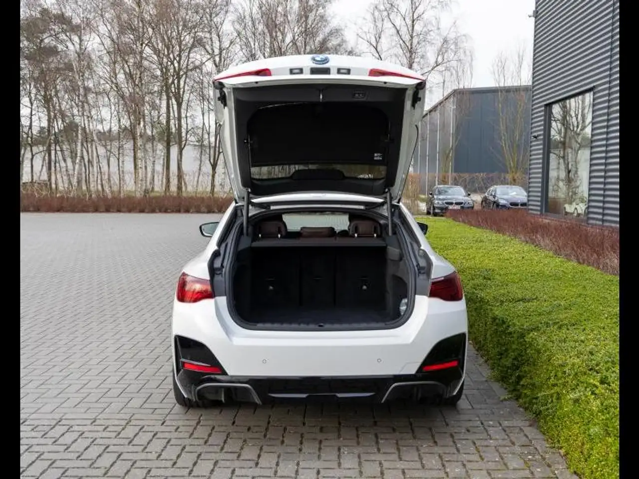 BMW i4 9