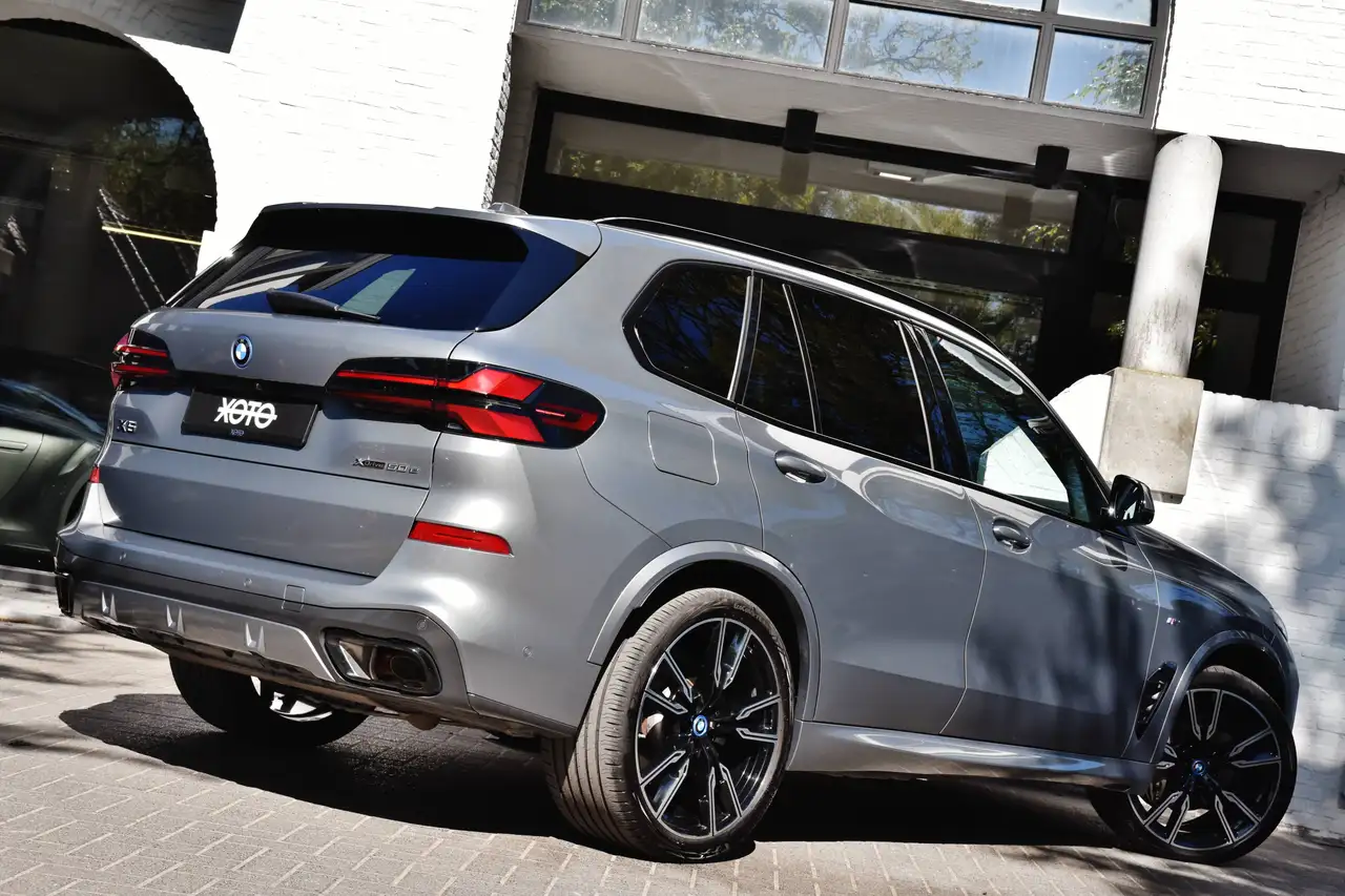 BMW X5 8
