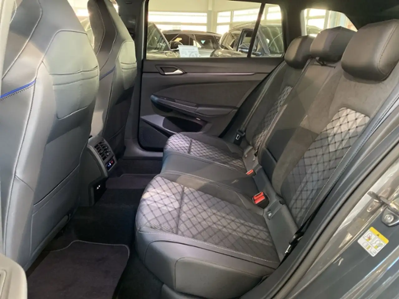 Volkswagen Golf 10