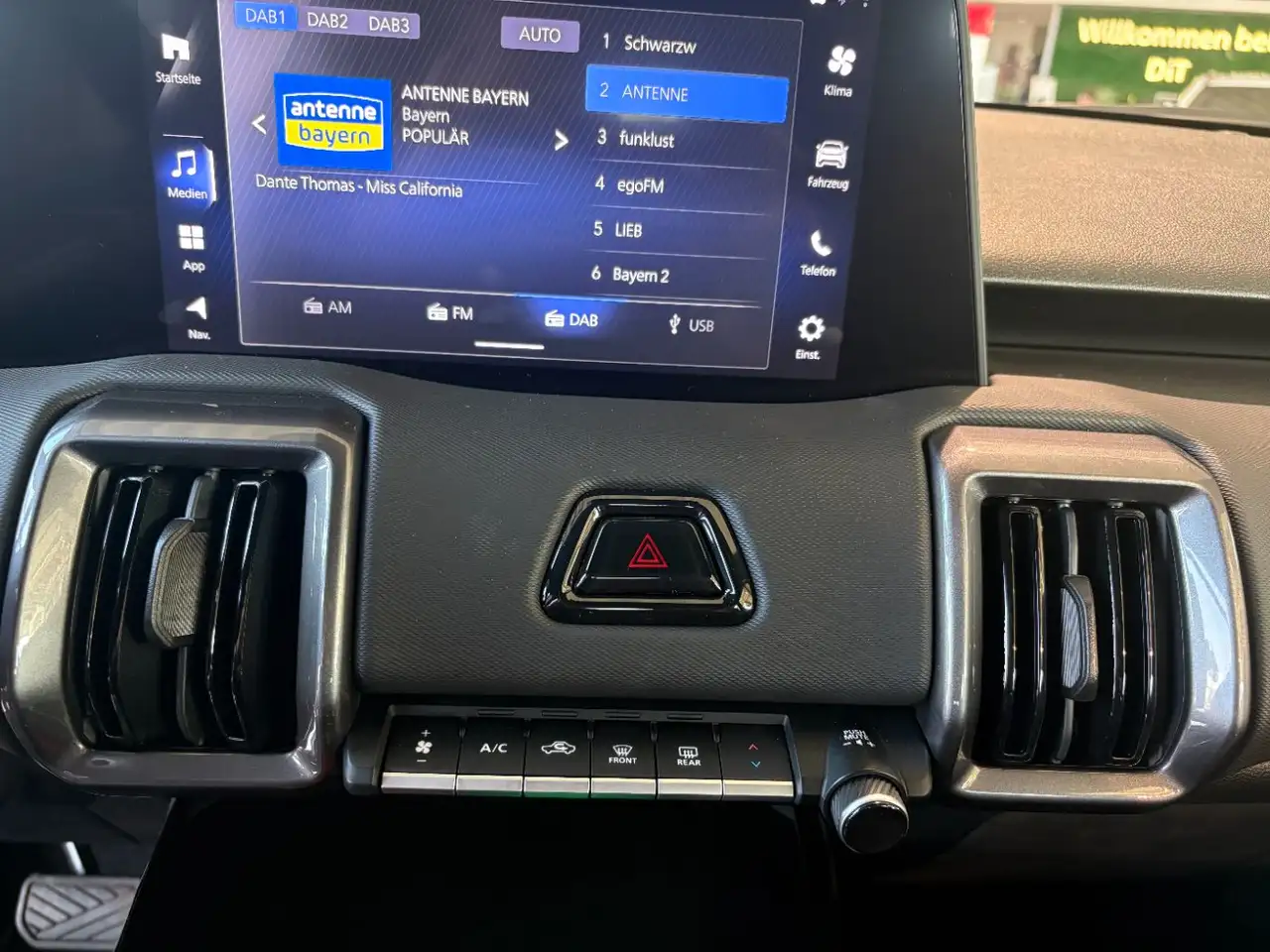Toyota Urban 12