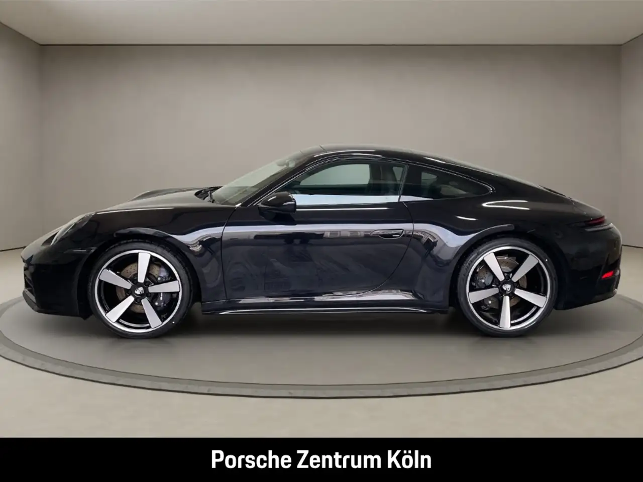 Porsche 992 911 2