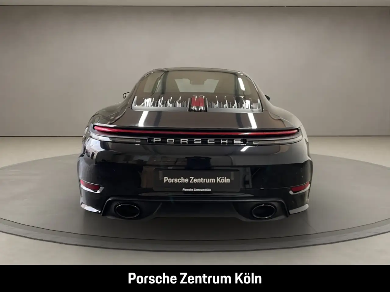 Porsche 992 911 4