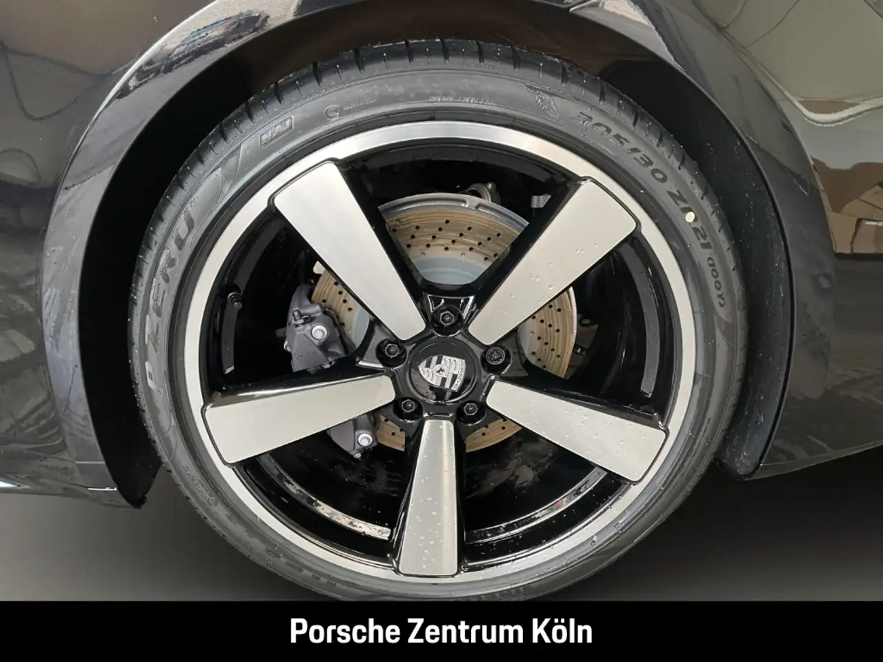 Porsche 992 911 11