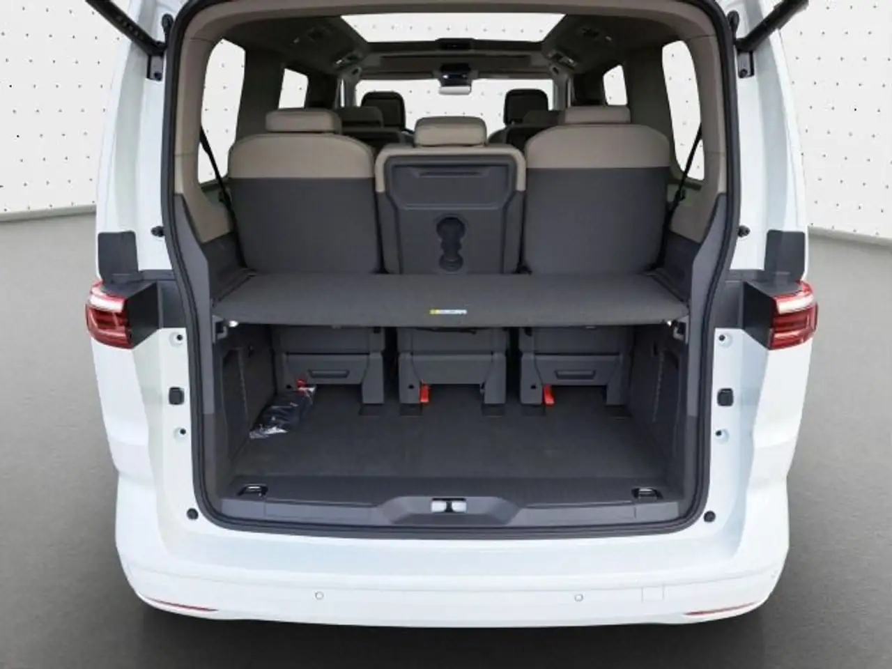 Volkswagen T7 Multivan 11
