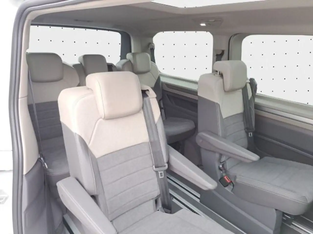 Volkswagen T7 Multivan 15