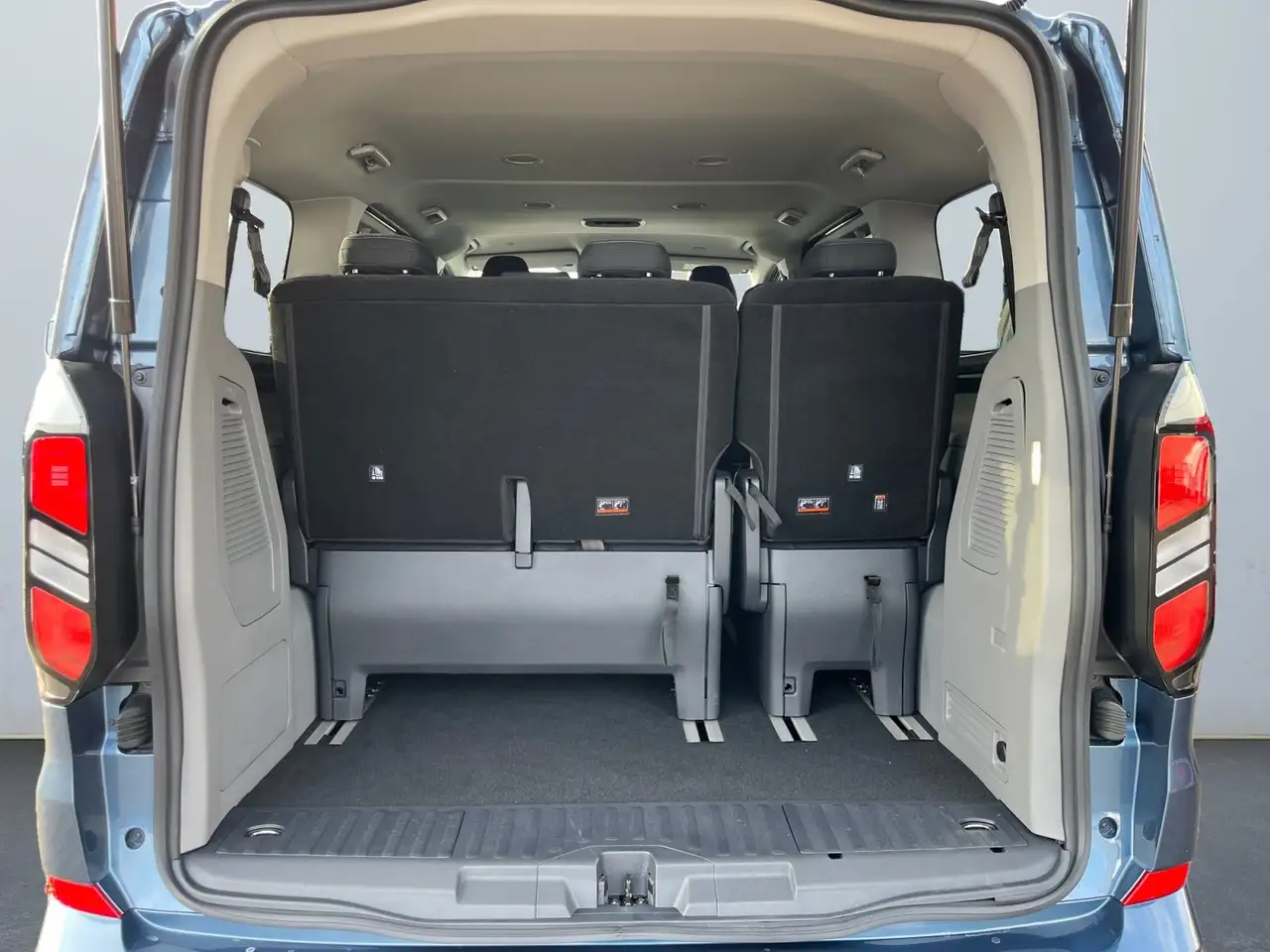 Ford Tourneo 14