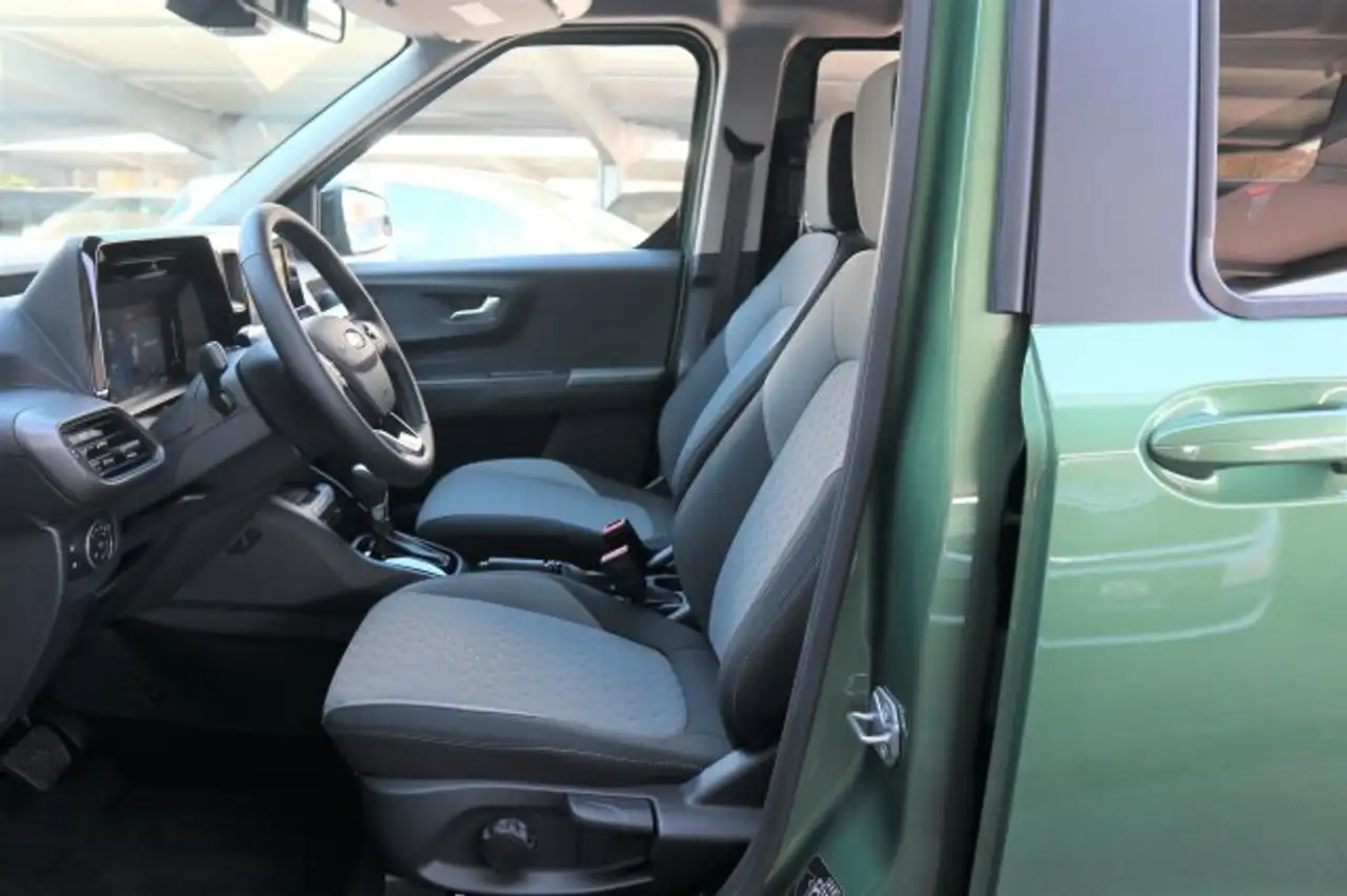 Ford Tourneo 8