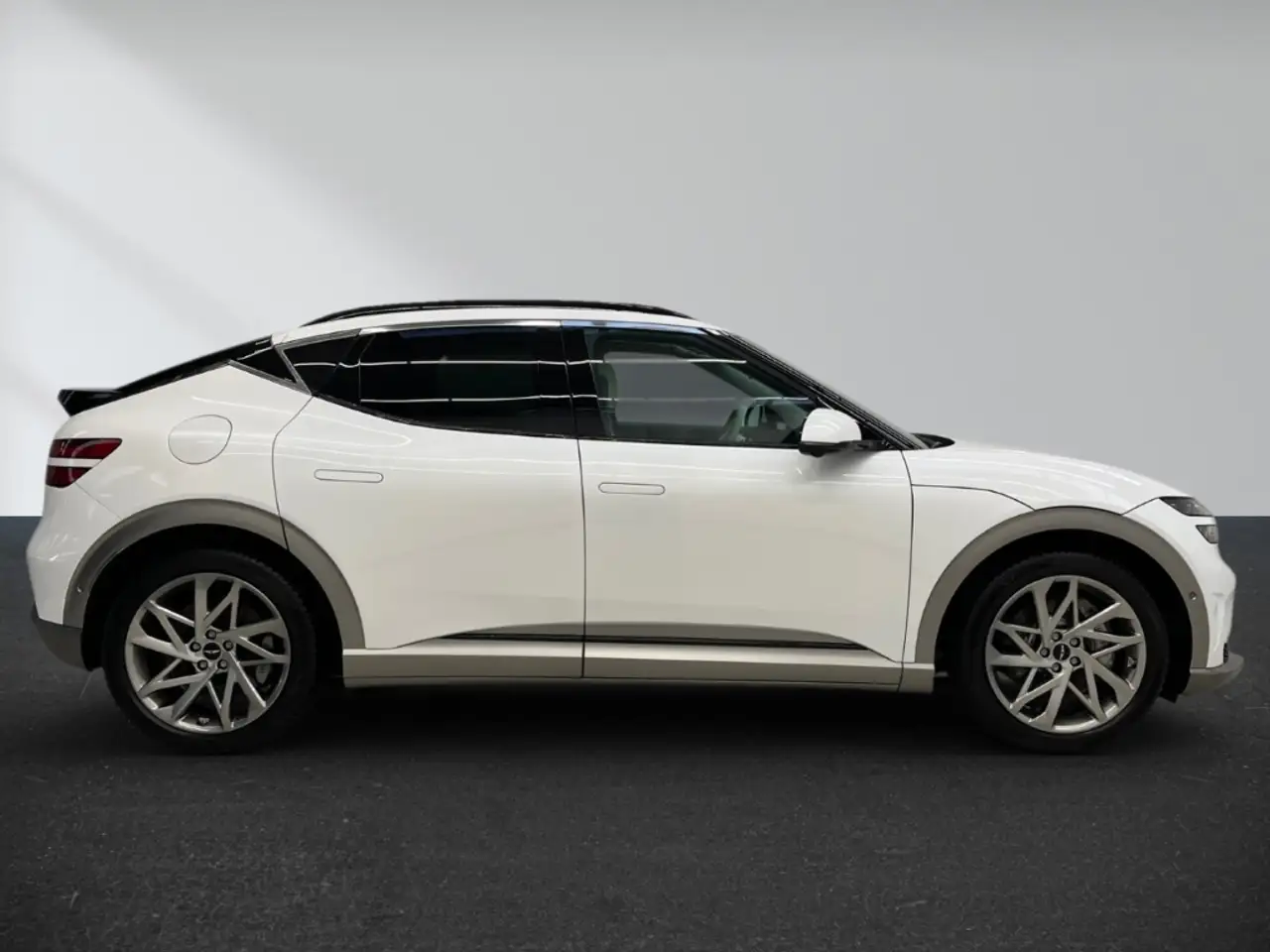 Genesis GV60 5