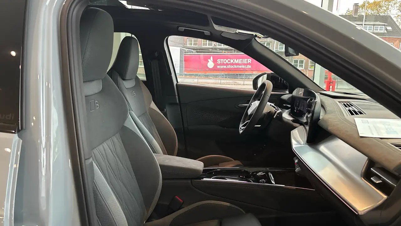 Audi Q3 10