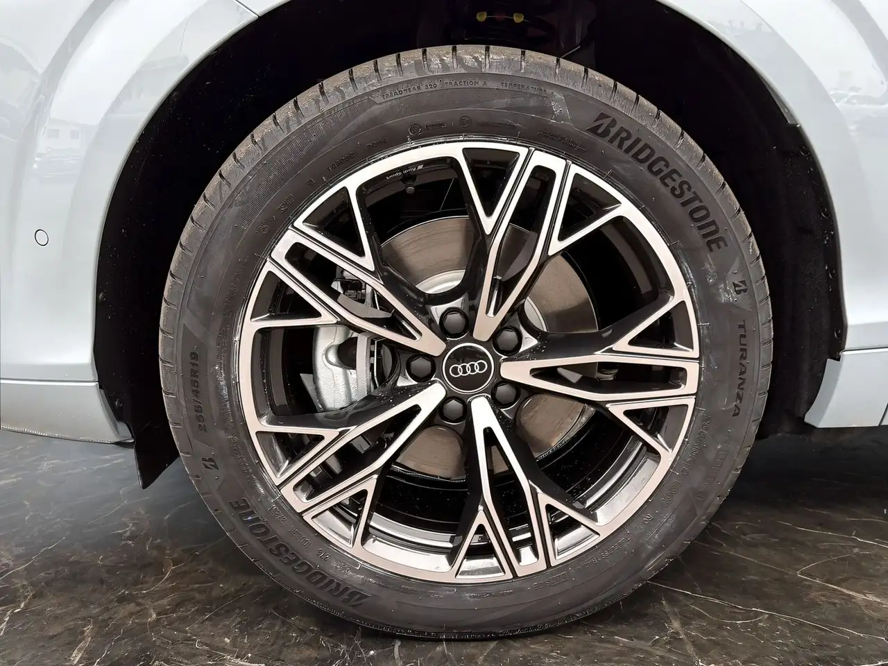 Audi Q3 4