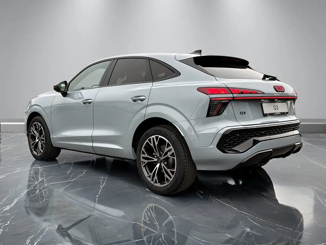 Audi Q3 11
