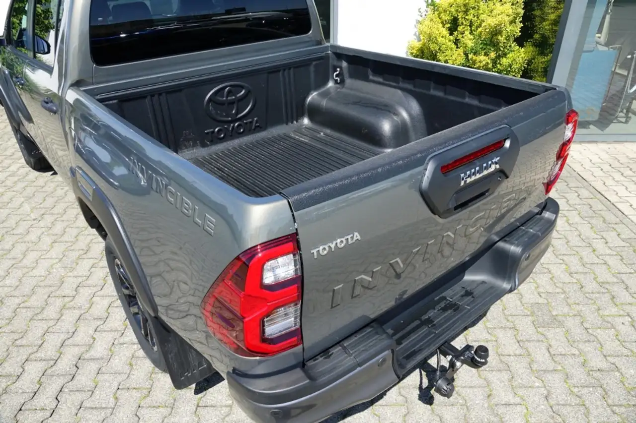 Toyota Hilux 4