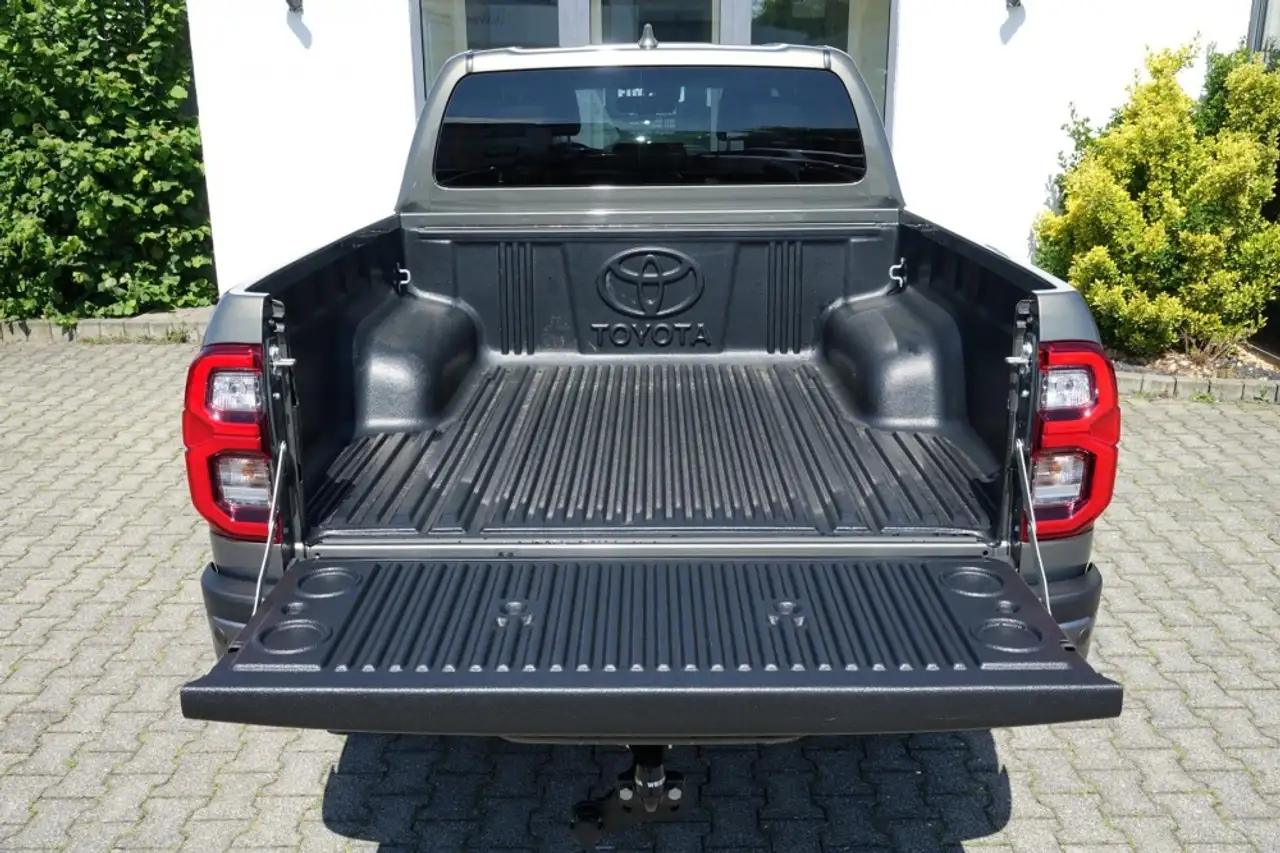 Toyota Hilux 10